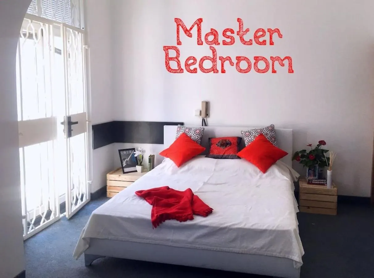 2-Level Big Space Near Beach, Bars, Walking Street 바르나 아파트