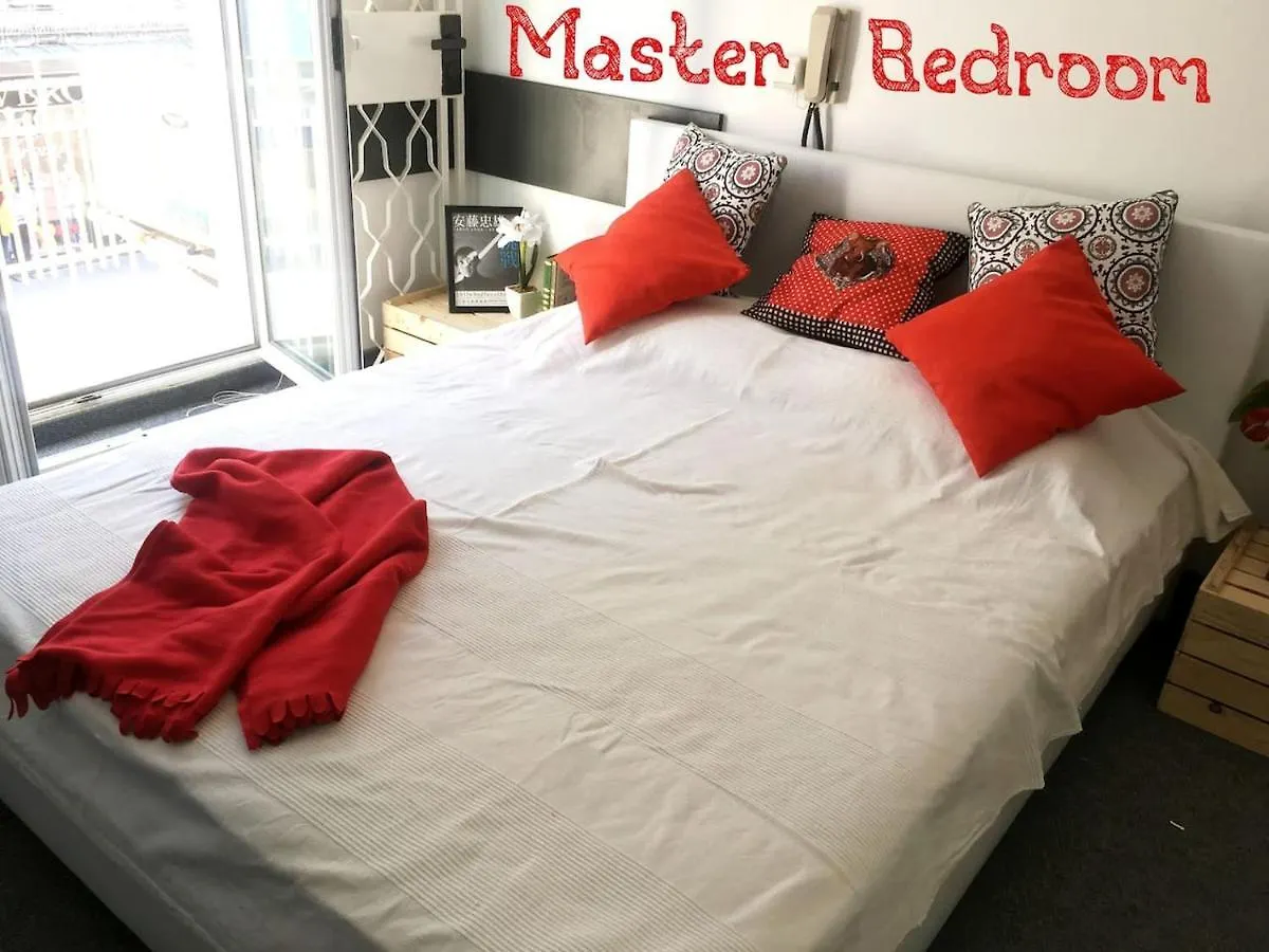2-Level Big Space Near Beach, Bars, Walking Street 바르나 0*,  불가리아